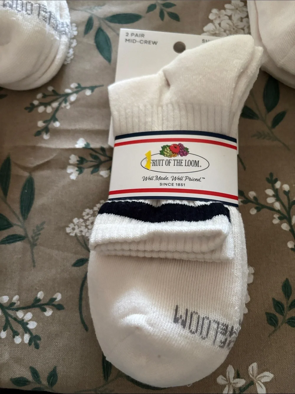 New 2pairs men’s socks fruit of the loom mid crew 6-12 B10