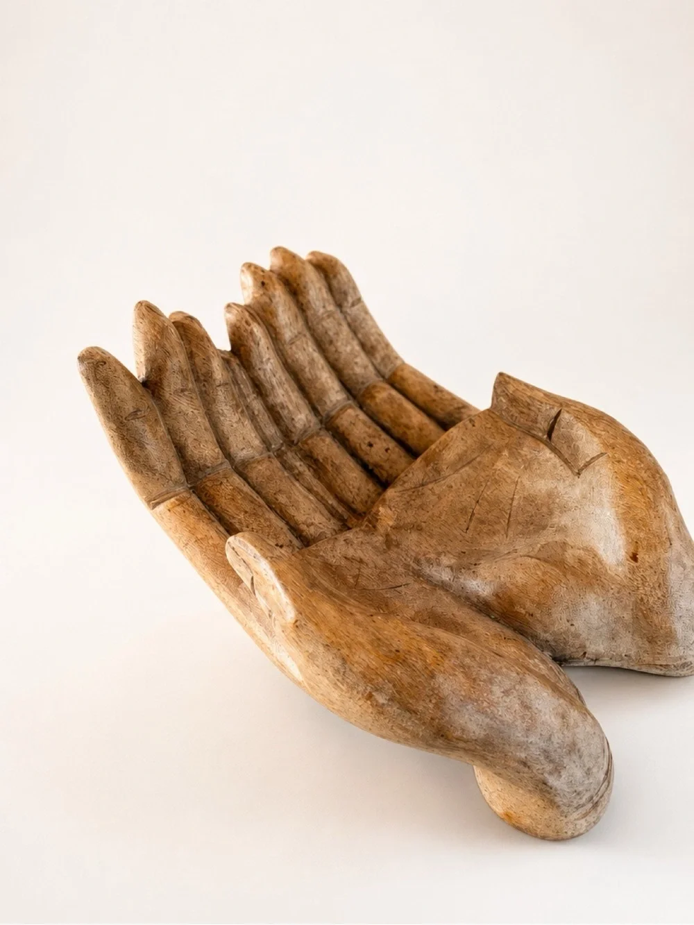 N/A carved suar
