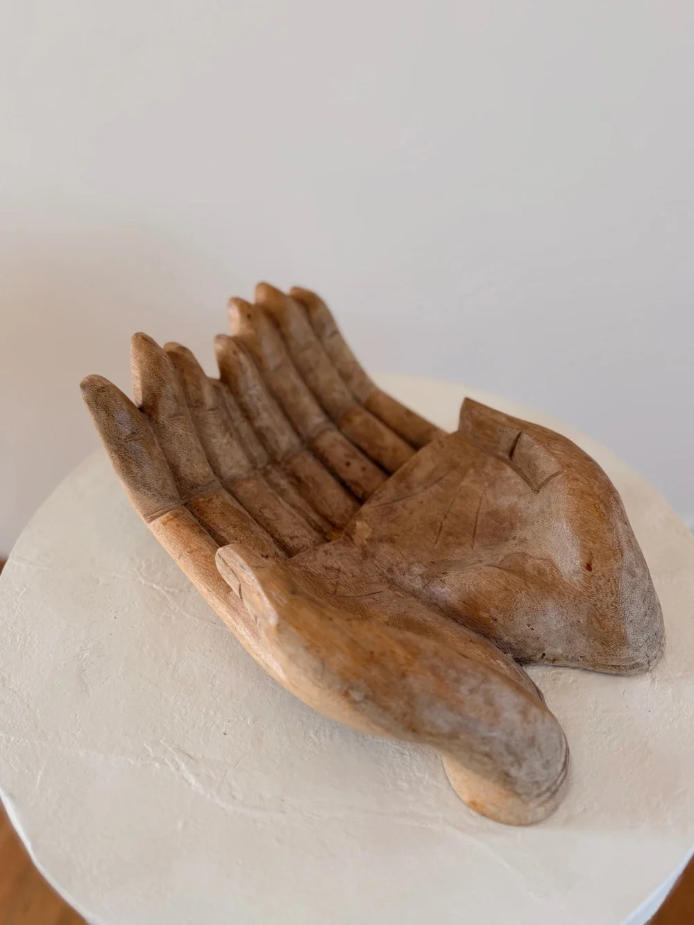 N/A carved suar