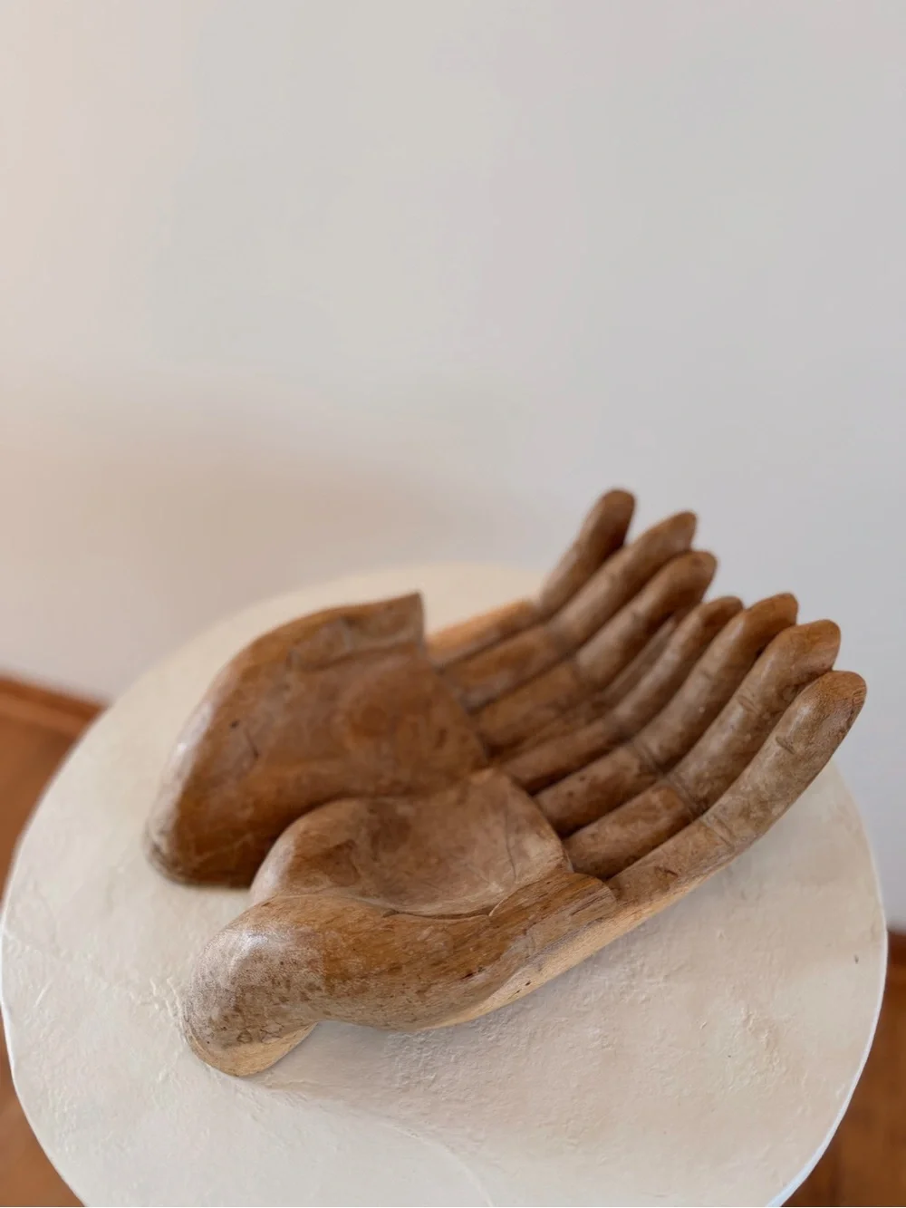 N/A carved suar