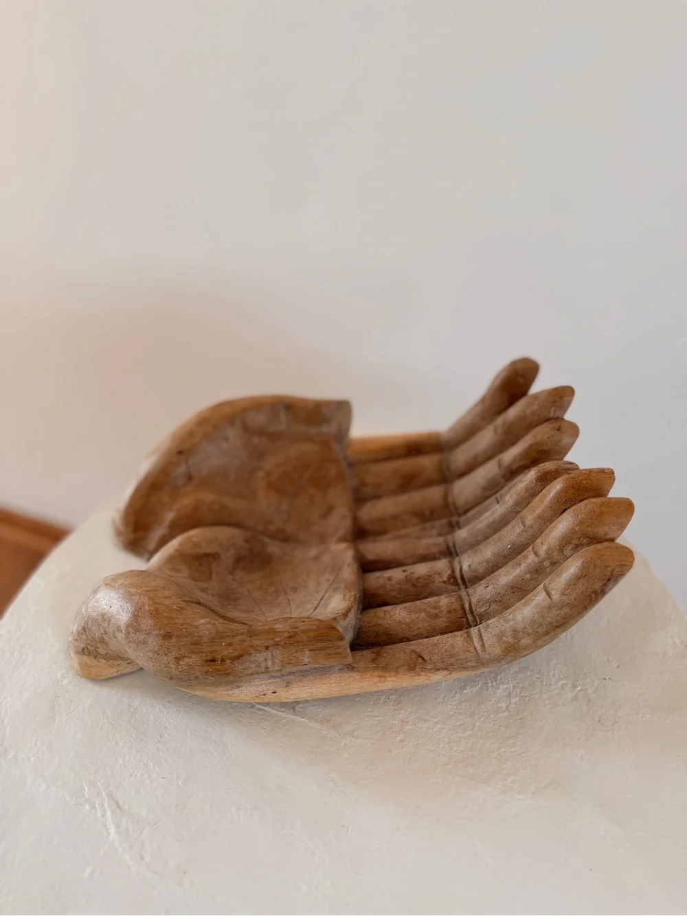 N/A carved suar