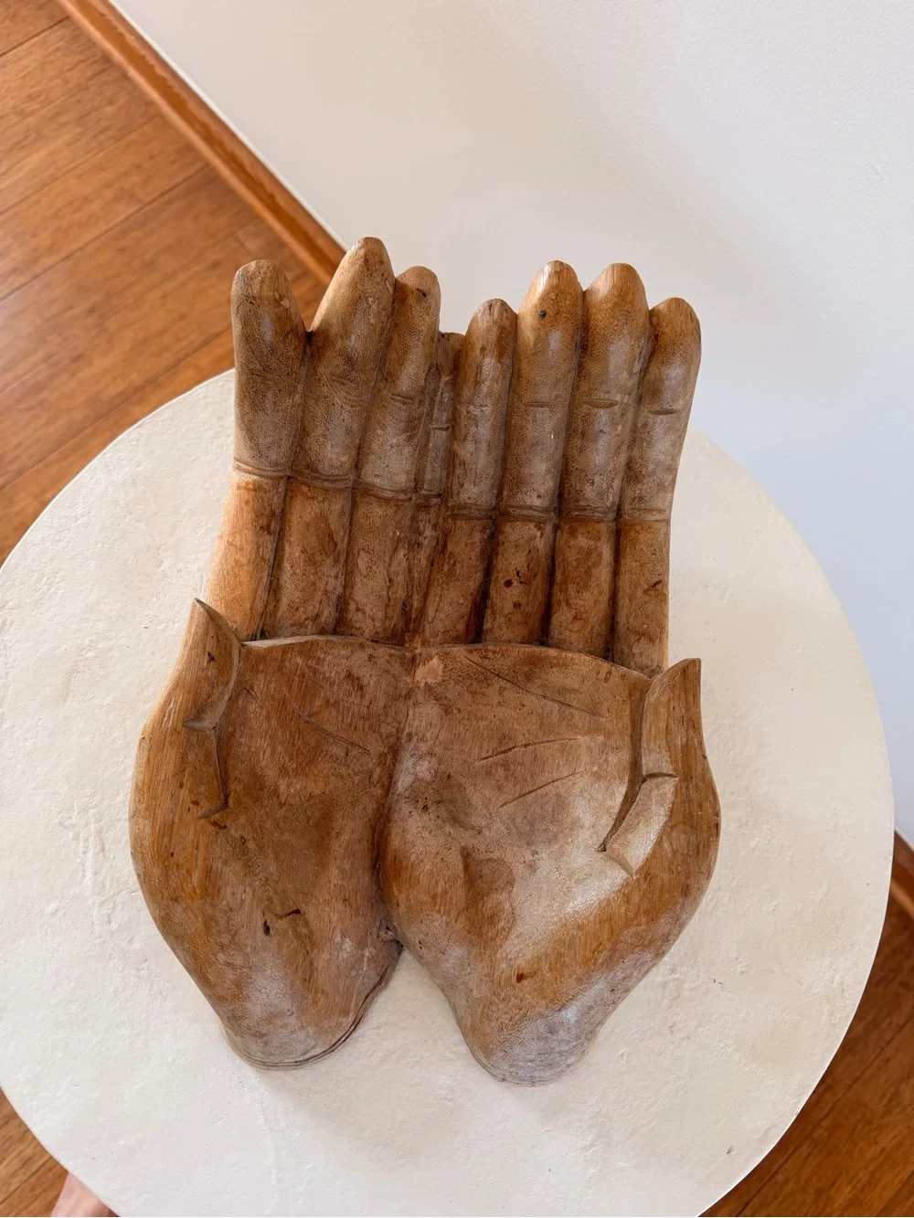 N/A carved suar