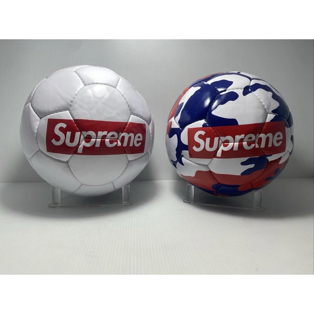New SUPREME NEW YORK UMBRO WHITE SOCCER BALL And Camo Color Ball SS22