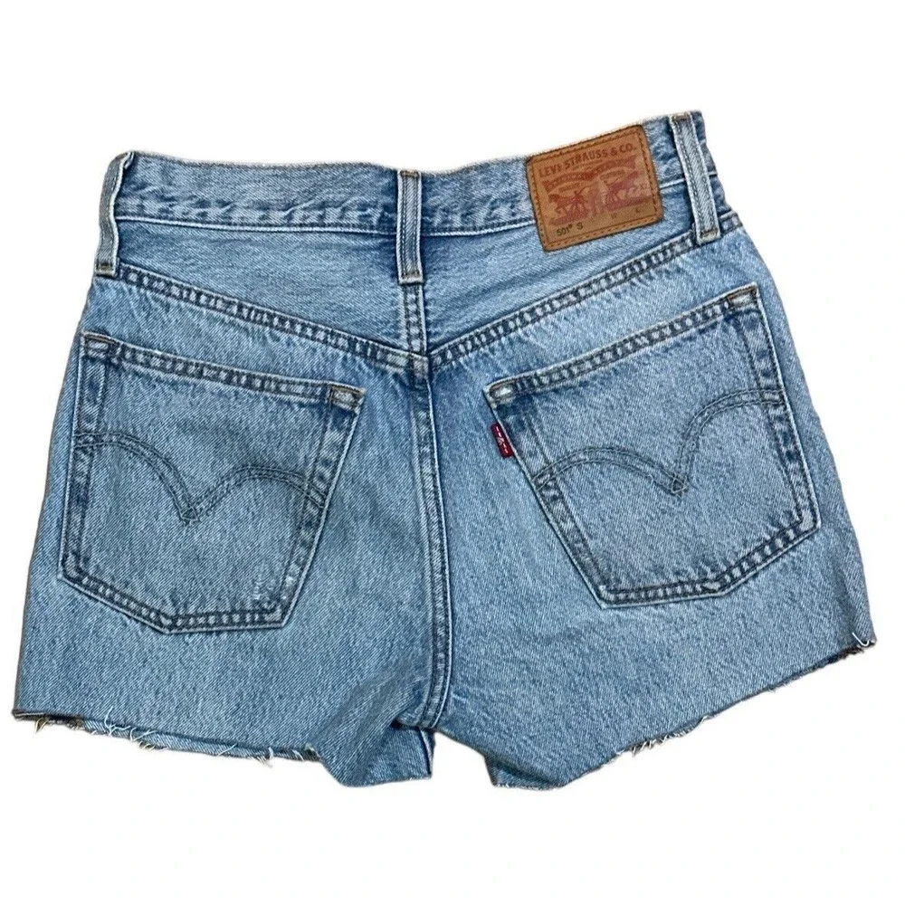 Levis elevate your