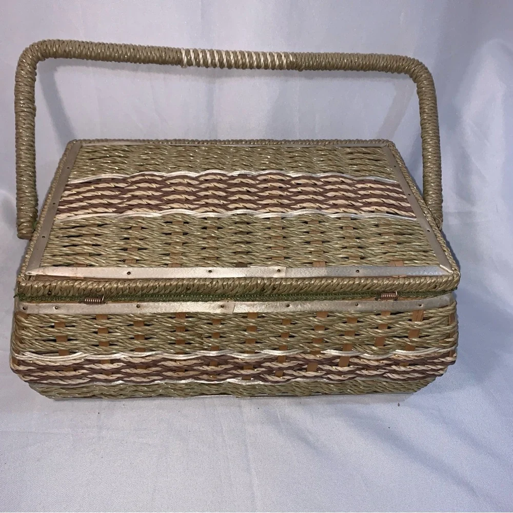 Dritz Wicker Sewing Embroidery Woven Straw Basket with Handle 1960s Green Lining