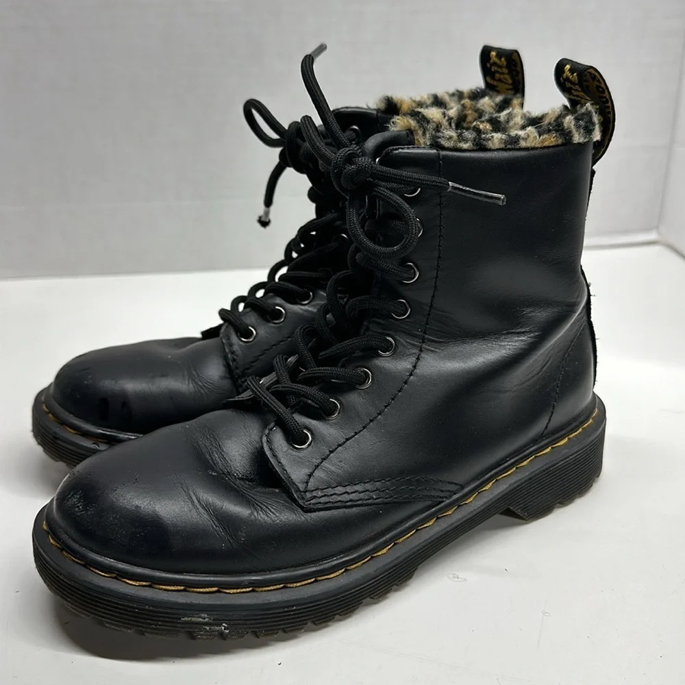 Dr Martens Boots Combat Lace Up Sherpa Lined Cheetah Docs Black KidsYouth Size 2