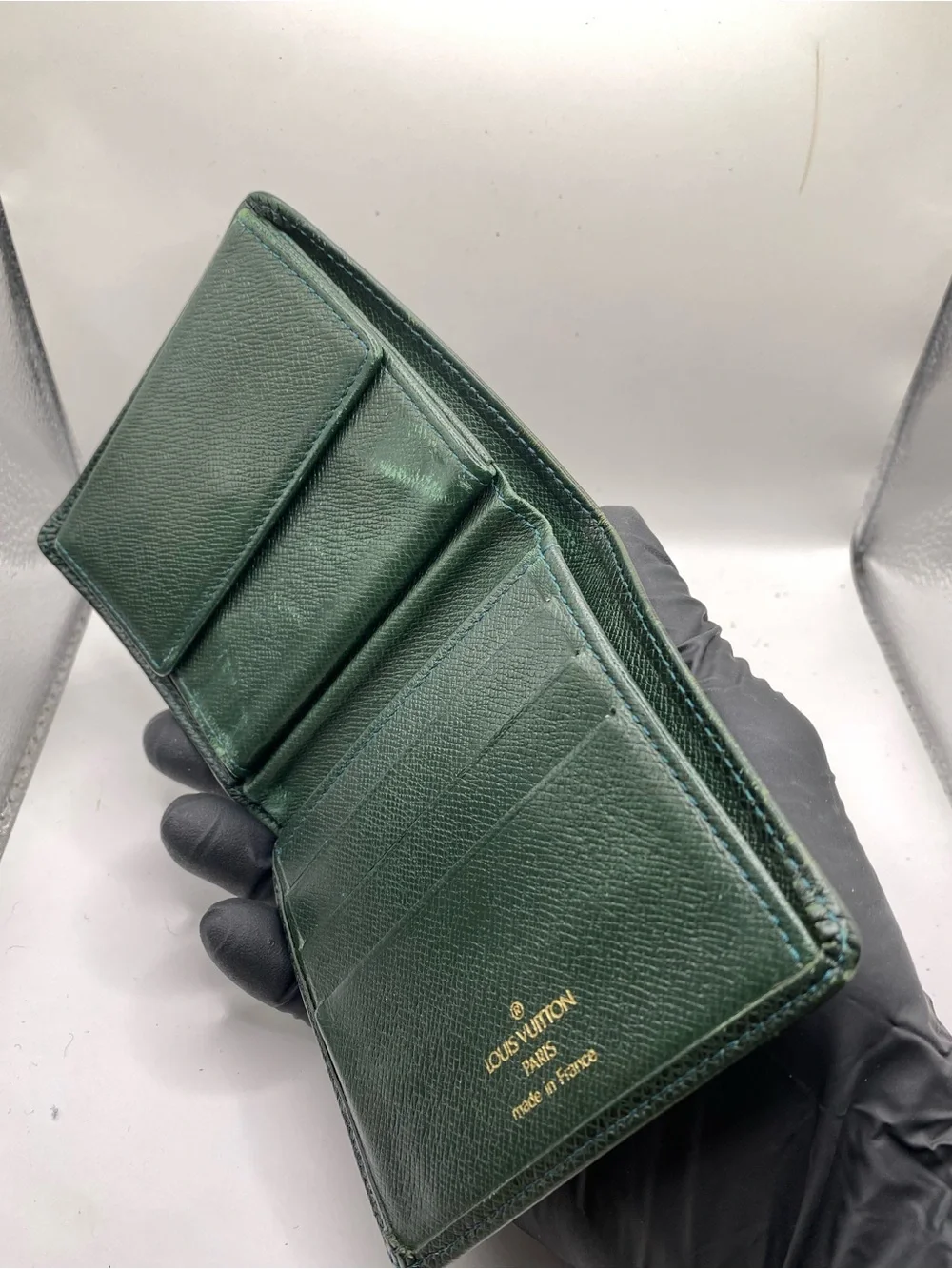 Louis Vuitton green taiga leather Porte-Documents 3 Card Folded Wallet