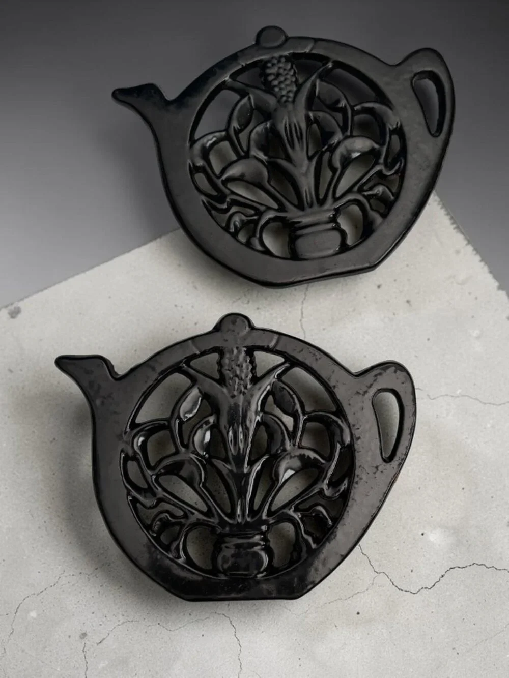 Set Of 2 Cast Iron Teapot-Shaped Trivets With Floral Cutout Design Black Finish