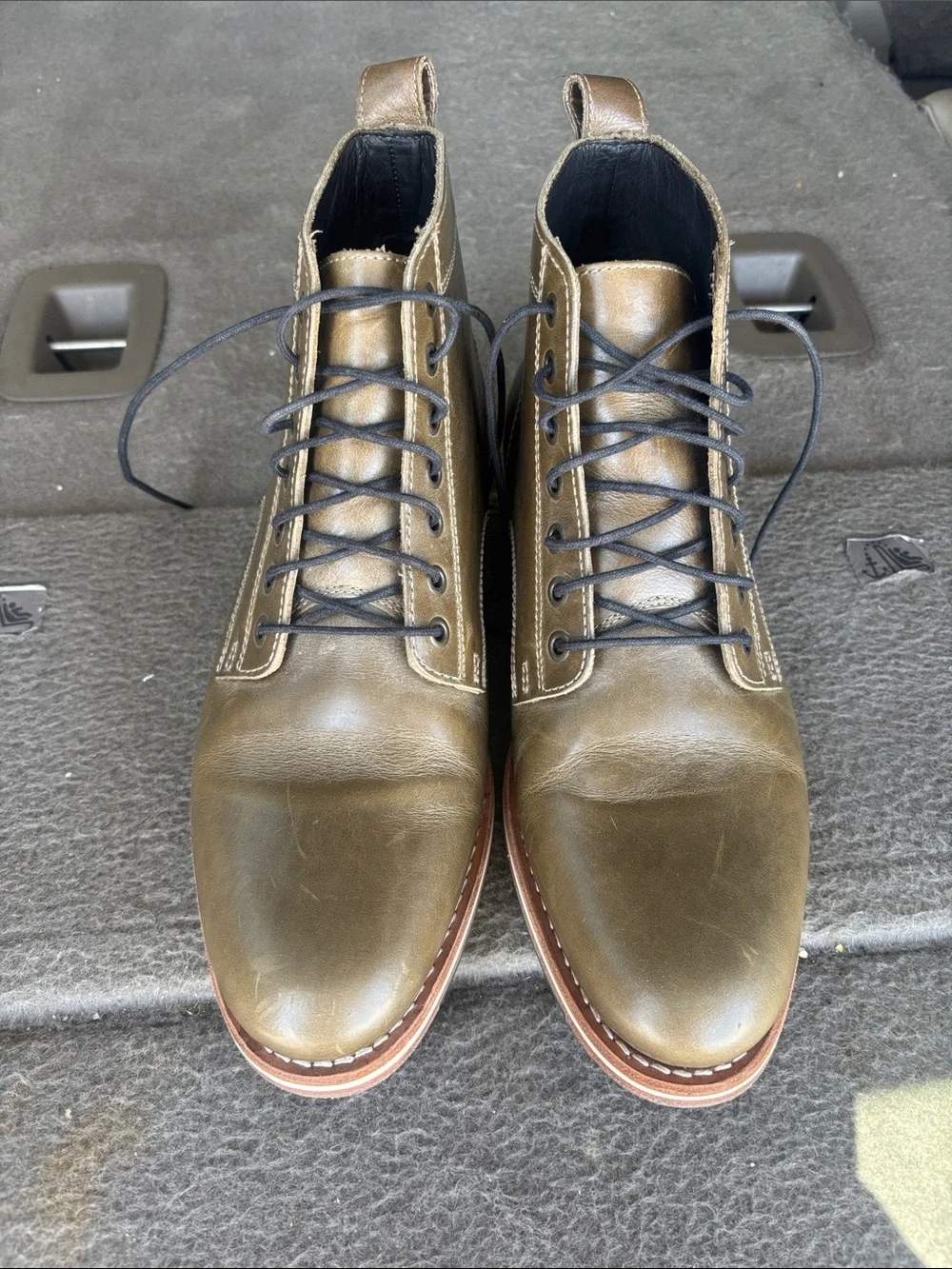 Helm The Hollis Men's Olive Leather Lace-Up Boots