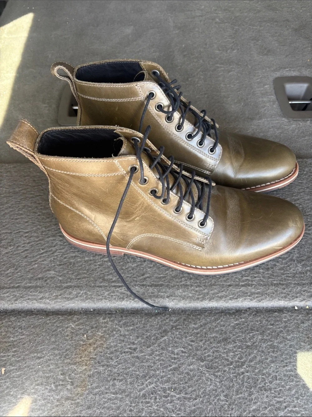 Helm The Hollis Men's Olive Leather Lace-Up Boots