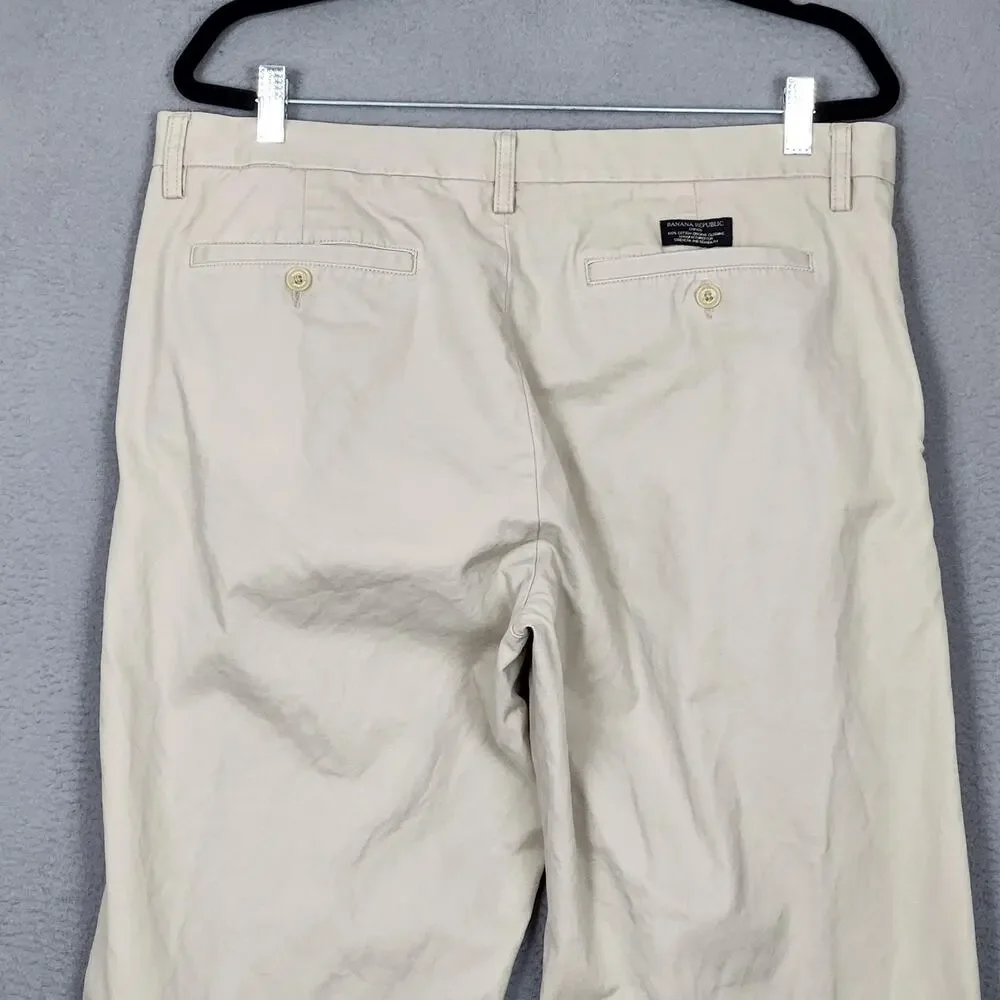 Banana Republic brand banana