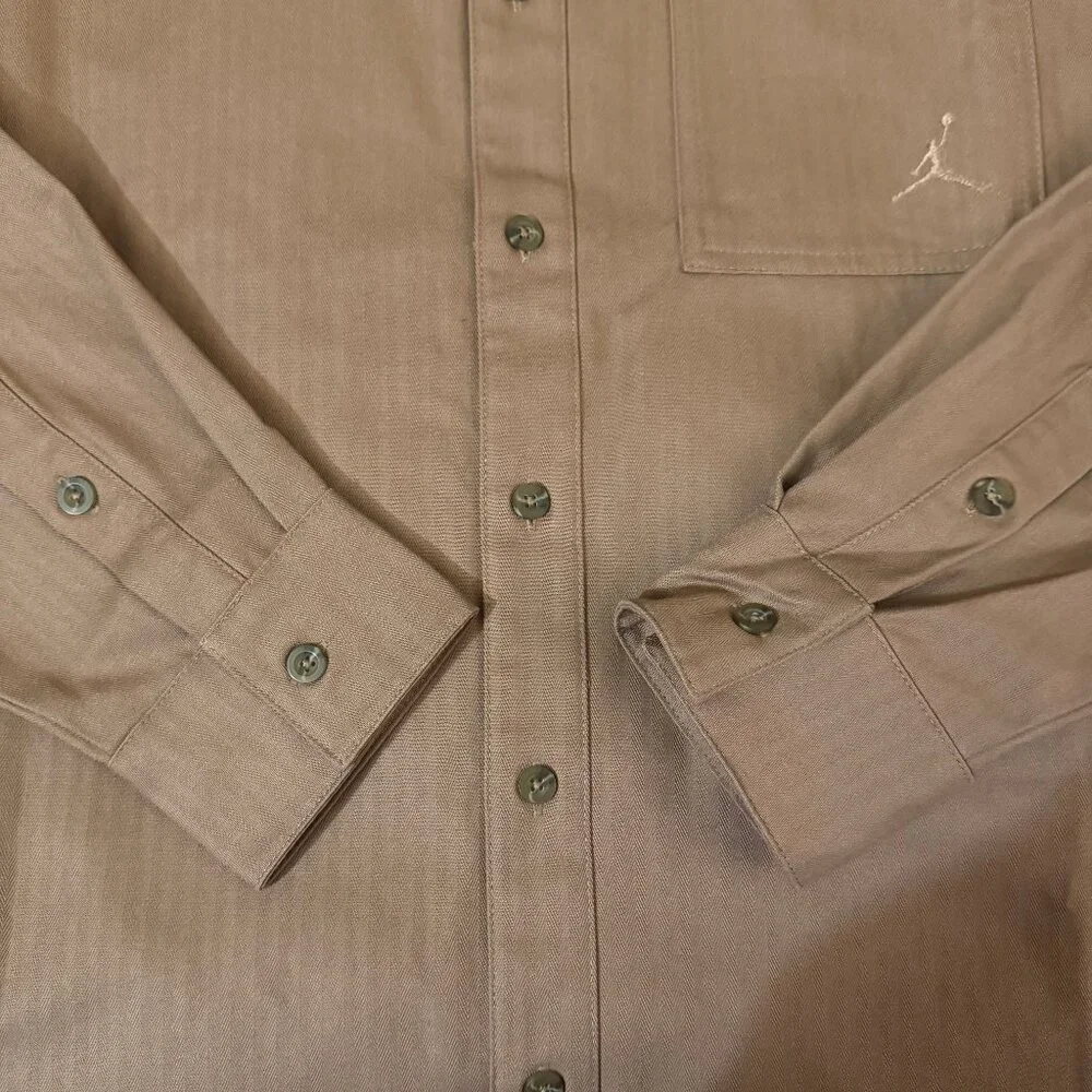 Air Jordan Essentials Button Down Shirt L
