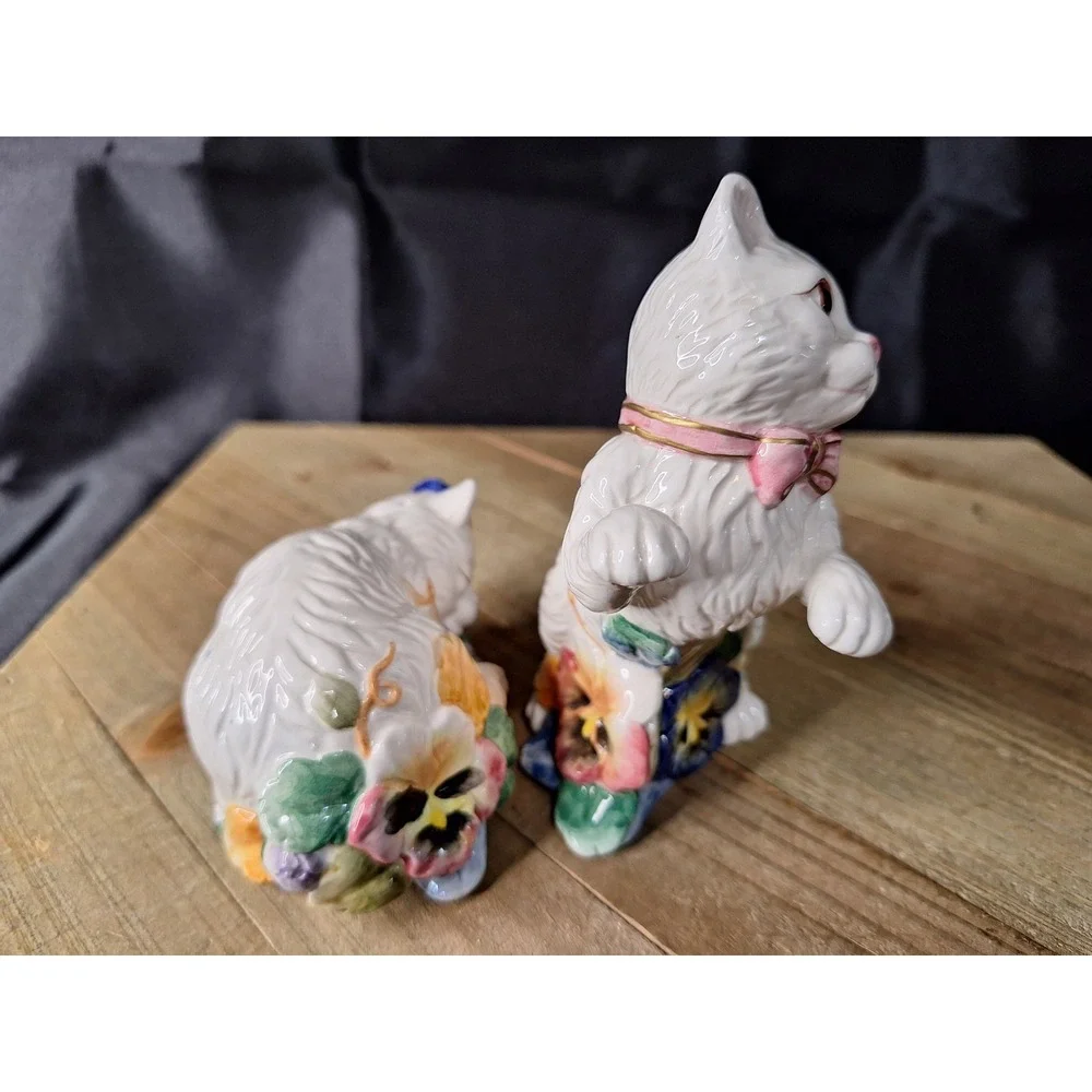 Unbranded porcelain any