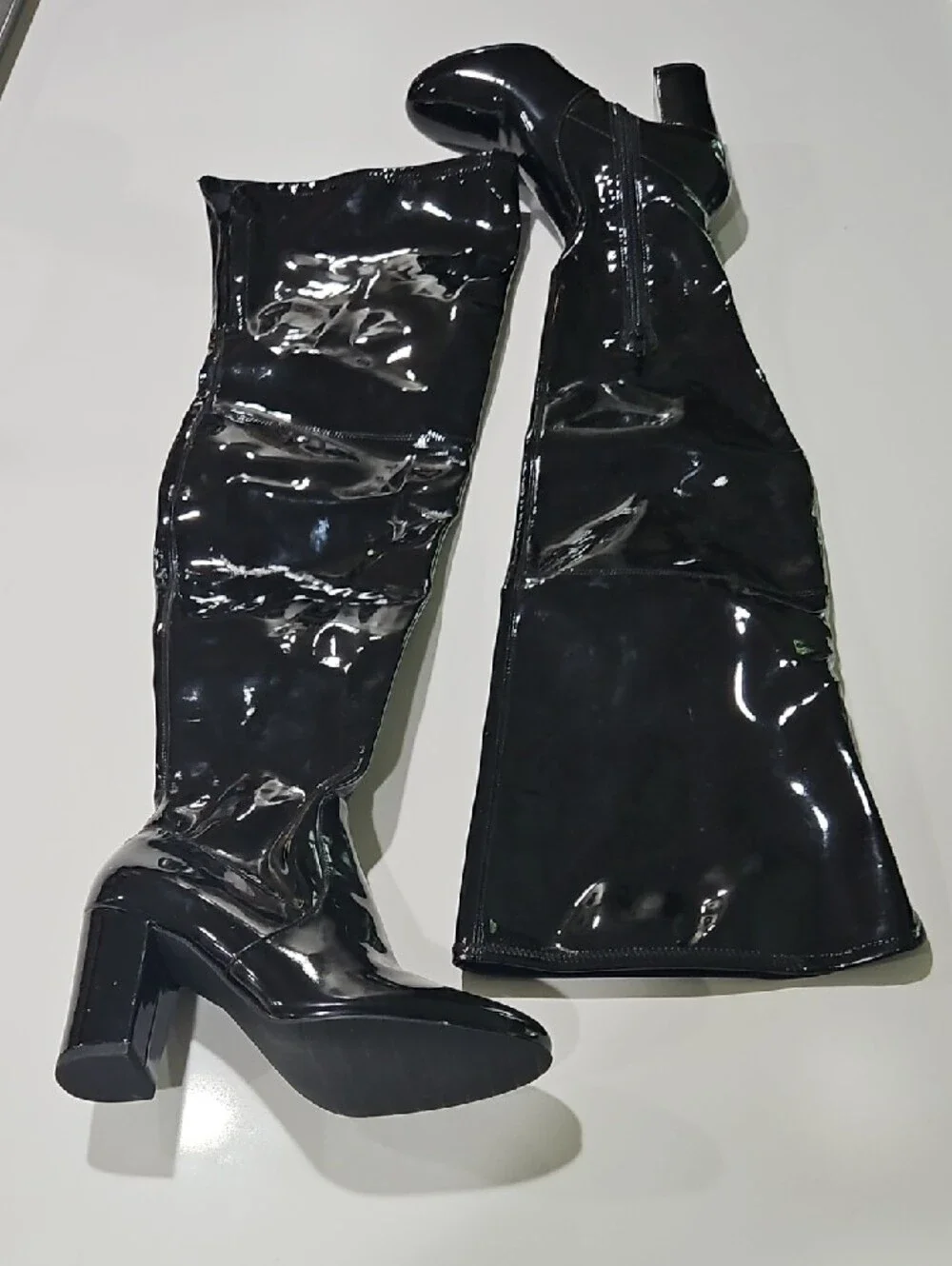 Kenneth Cole shiny patent