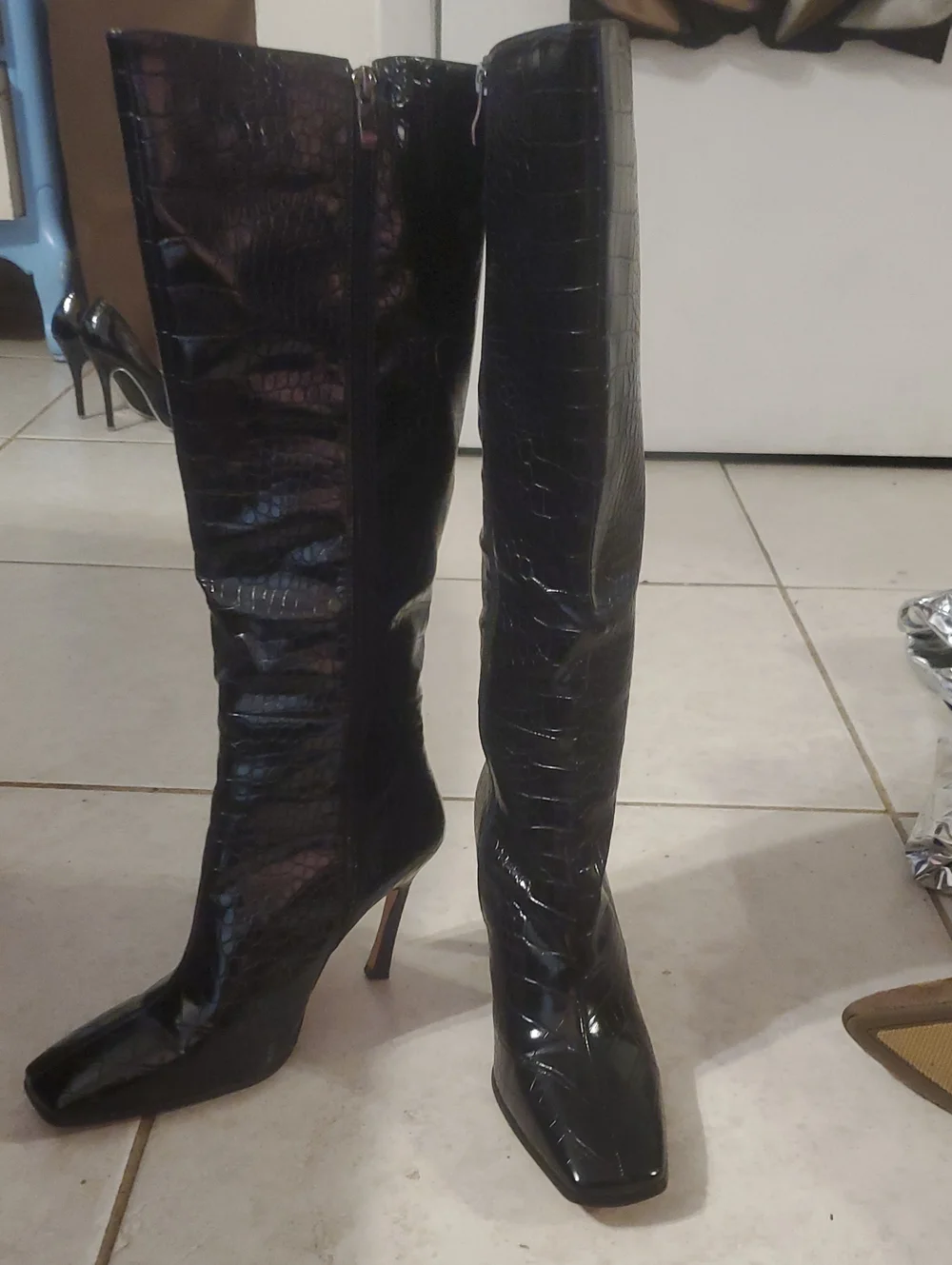 N/A elegantly tall