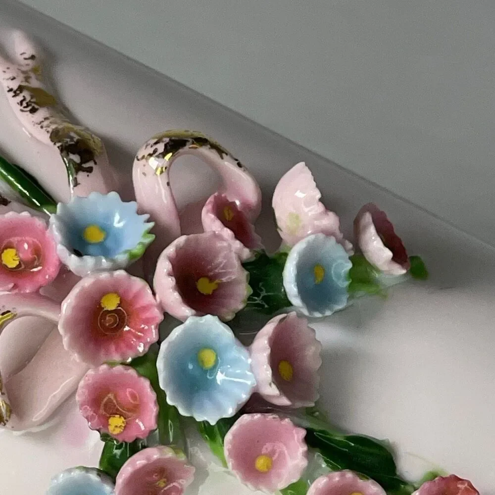 VTG Lefton China pink porcelain bud vase applied high -relief flowers. 6”