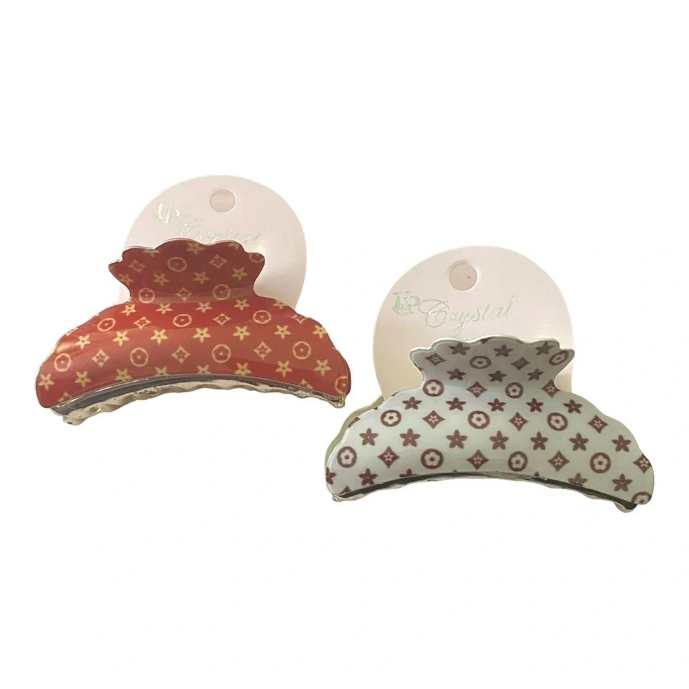 NWT-HAIRCLIPS-SET OF TWO