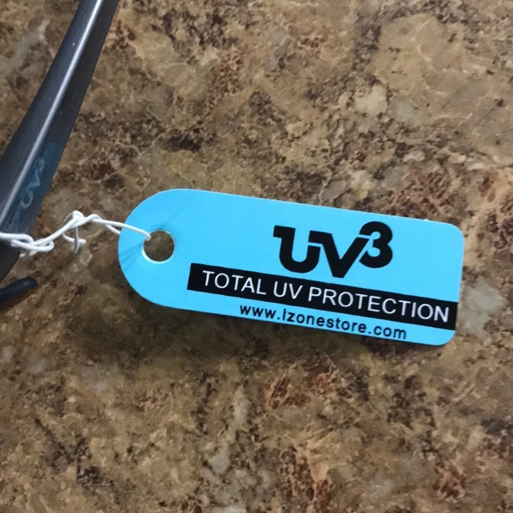 UV3 nwt fashion