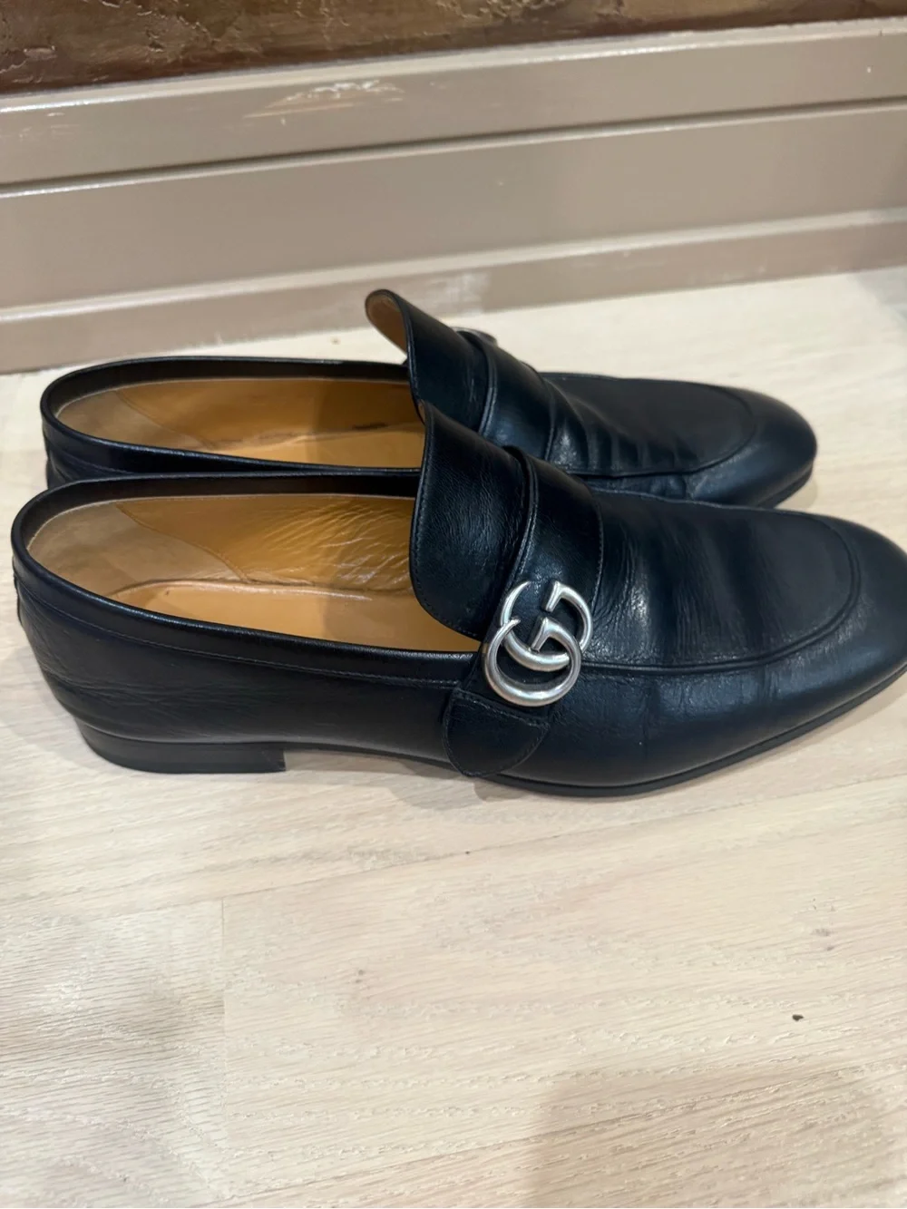 Gucci silver authentic black