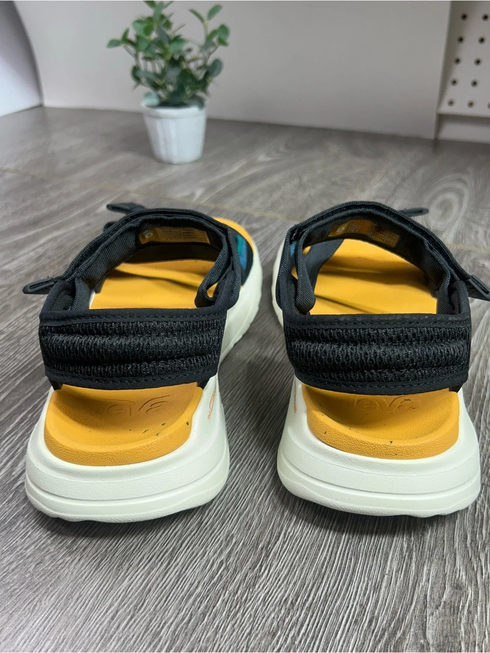 Teva men’s zimic Yellow Footbed Black Strap Sport Sandals