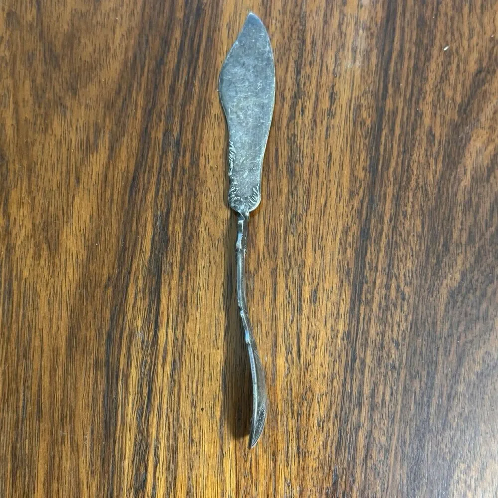 Antique 1881 Rogers A1 Silverplate La Vigne Grape Twisted Master Butter Knife