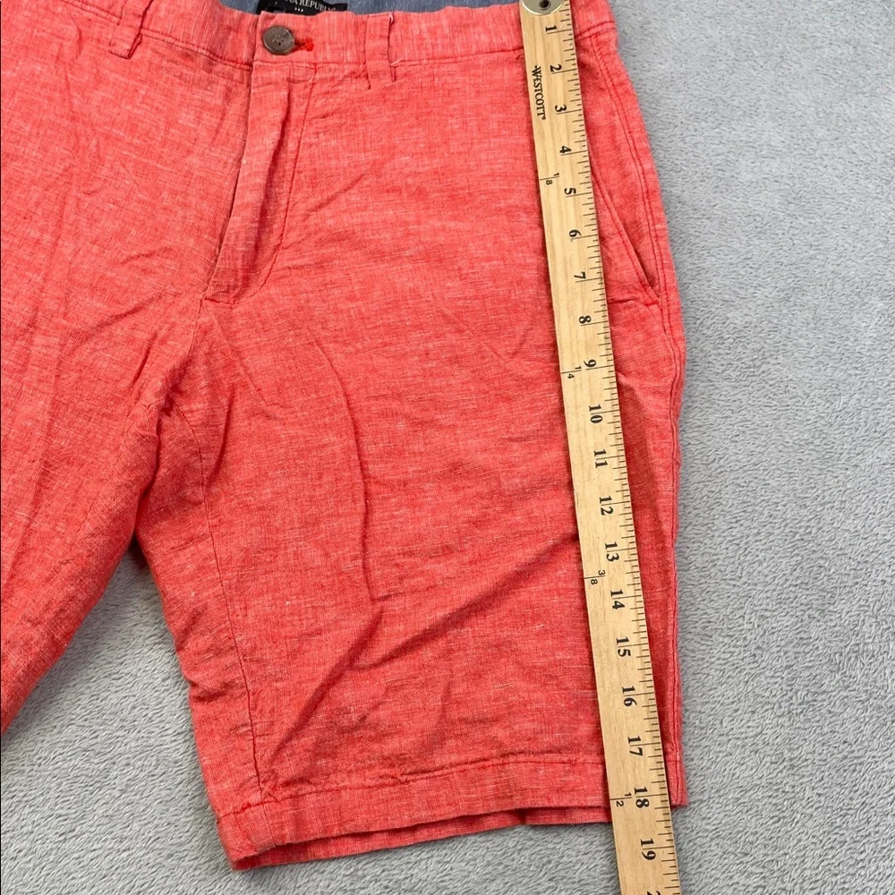 Banana Republic stylish bright