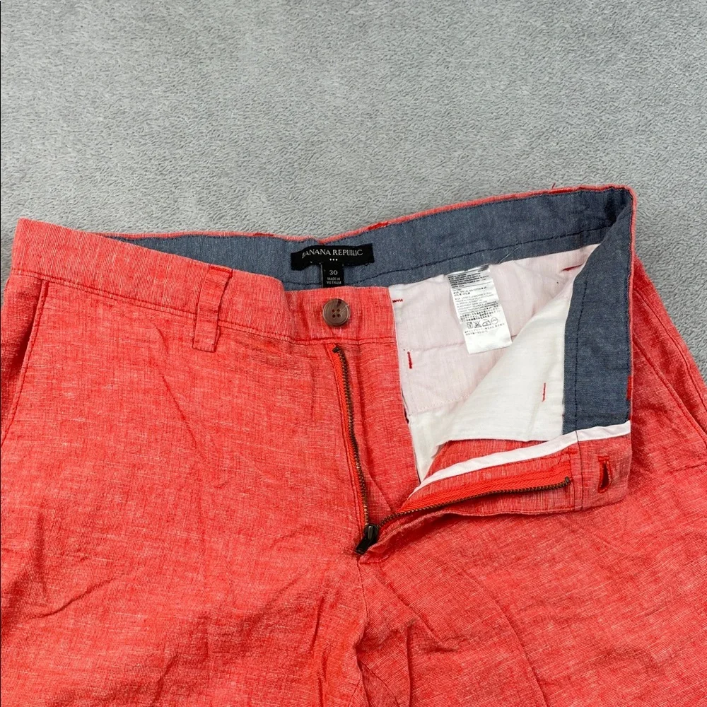 Banana Republic stylish bright