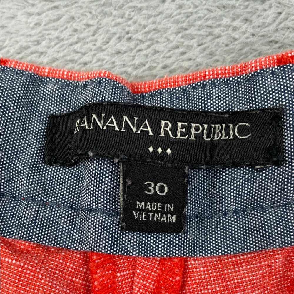Banana Republic stylish bright