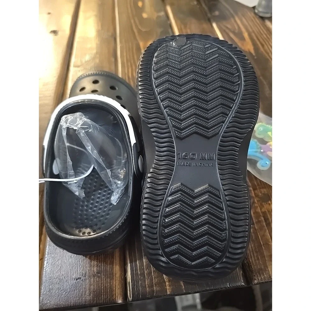 ZHUBABA Kids Two-Tone Black and‎ White Dinosaur Clogs with DIY Charms