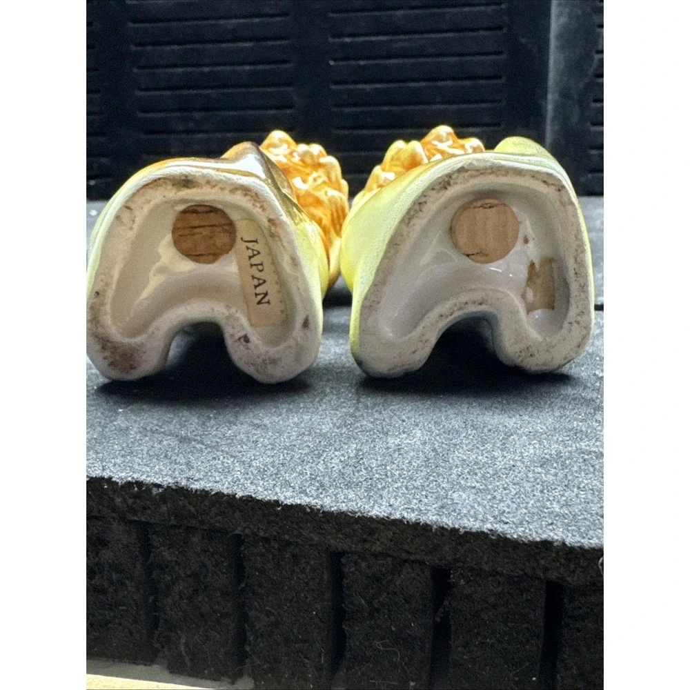 The Unbranded Brand pepper making yellow
