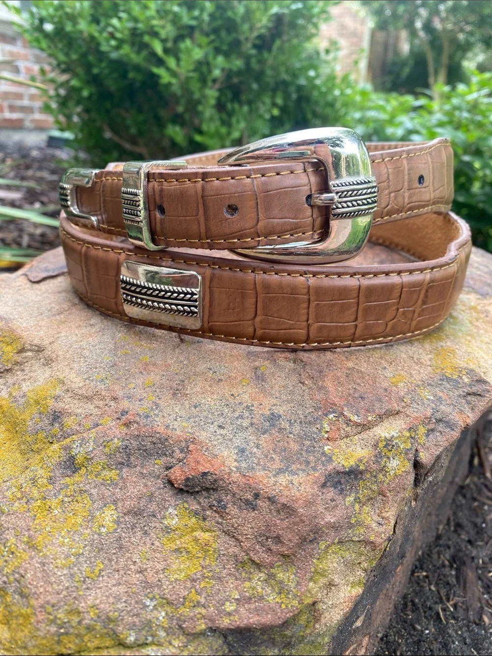 Crocodile Embossed Leather Belt with 3 piece Buckle, Keeper & Tip with 3 Conchos