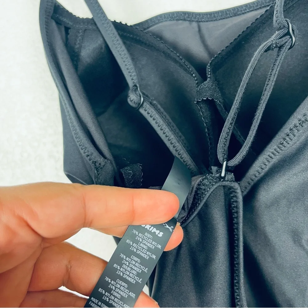SKIMS sleek black
