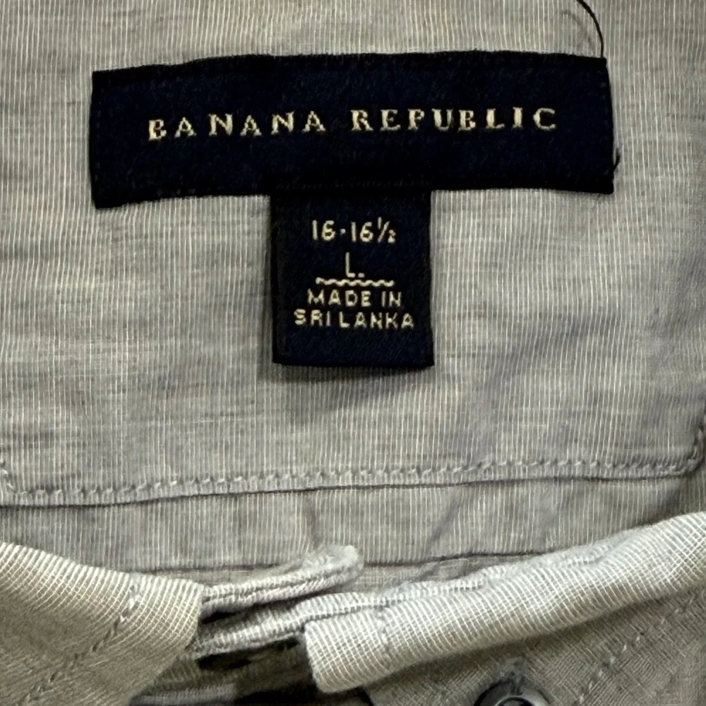 Banana Republic republic beige closure