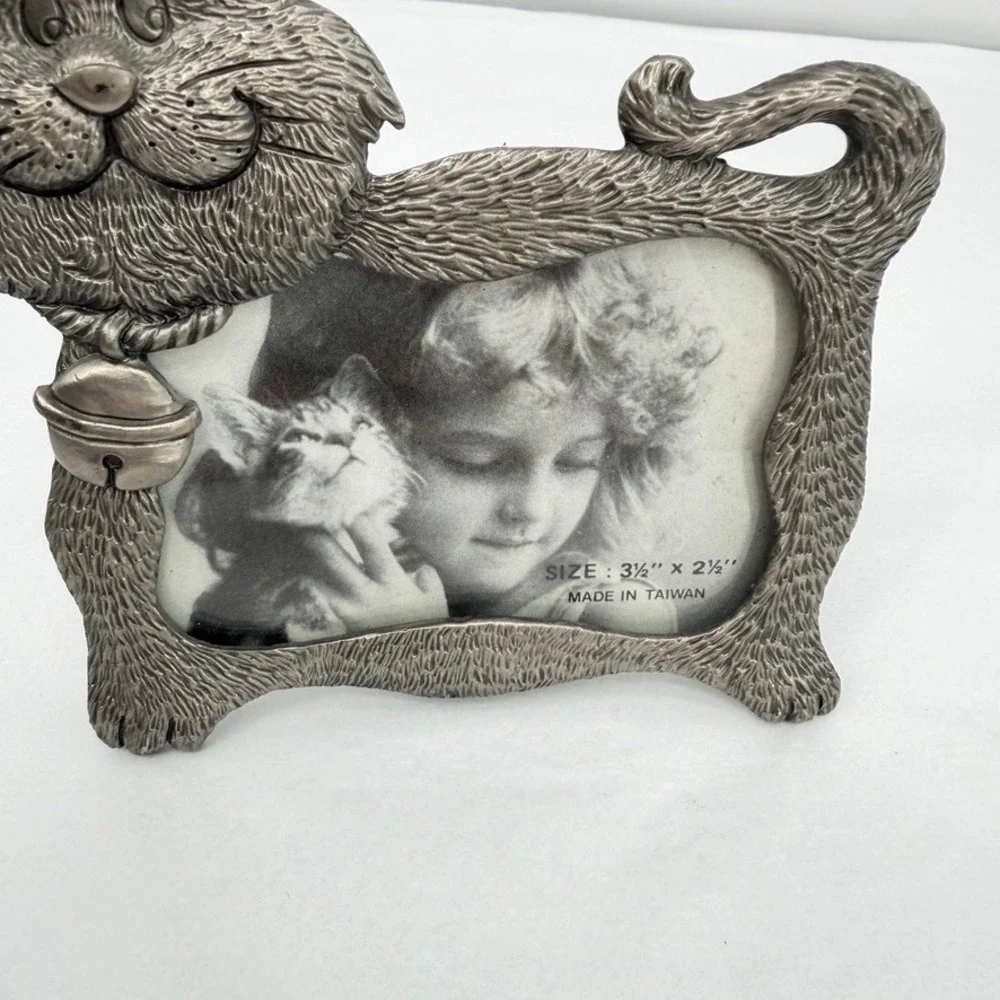 Source Unknown vintage cat