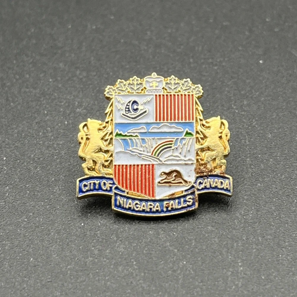 City Of Niagara Falls Canada Shield Crest Lapel Hat Pin‎