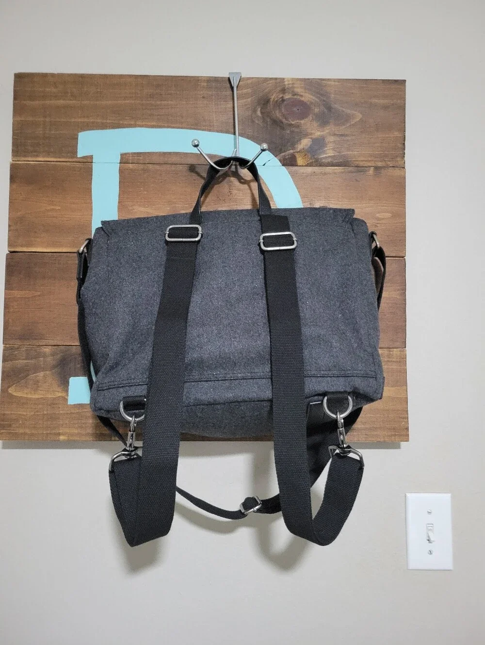 Pottery Barn silhouette carry good