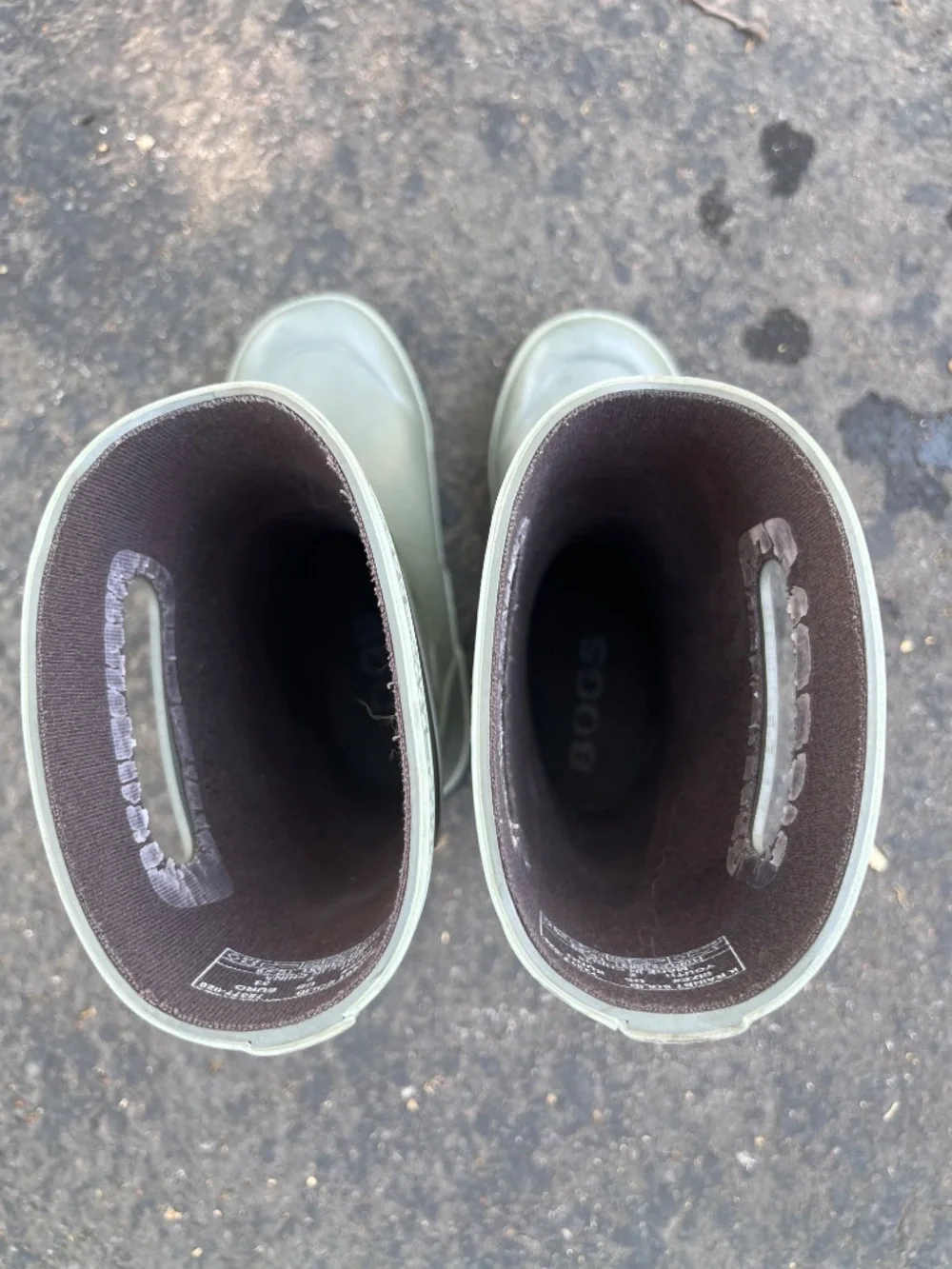 Bogs gray handles