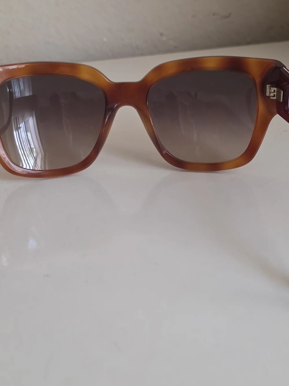 Fendi stylish sunglasses