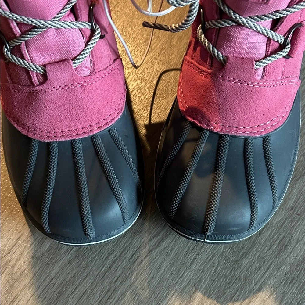 Cat & Jack feet dry sturdy