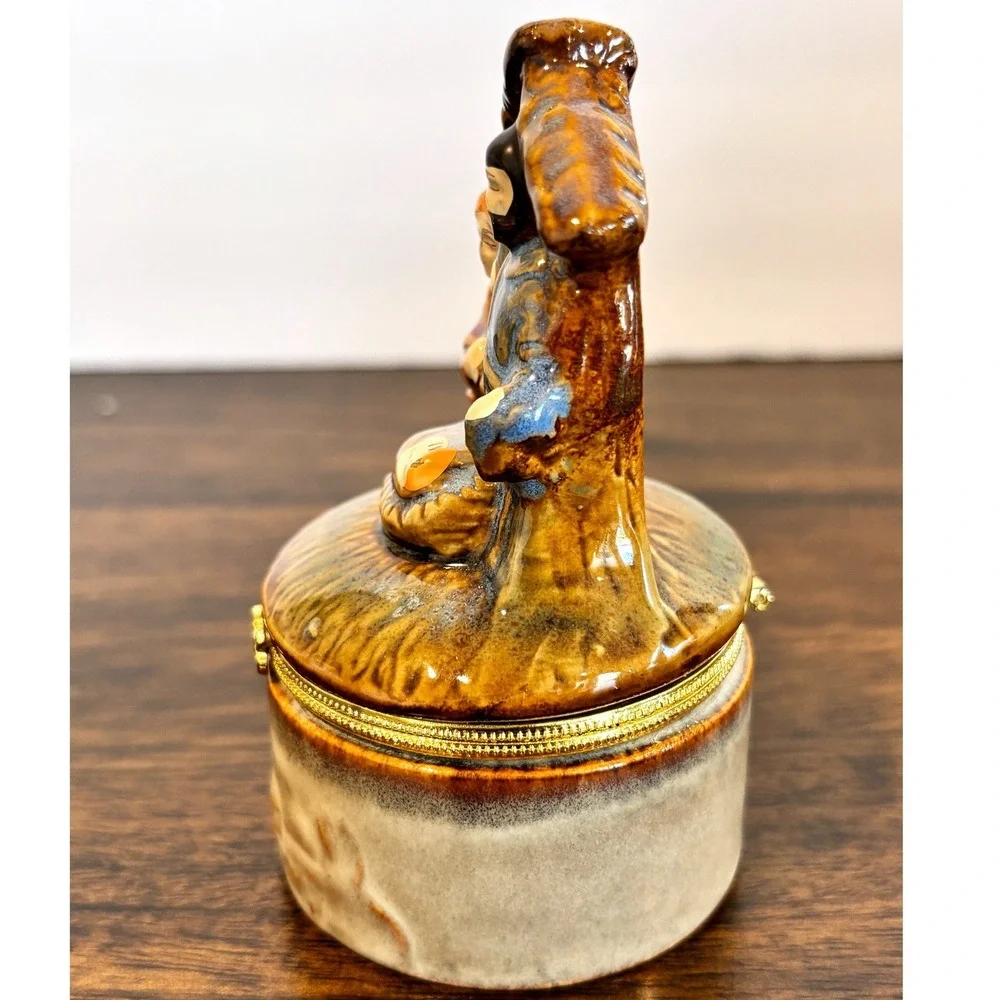 Unmarked christmas nativity