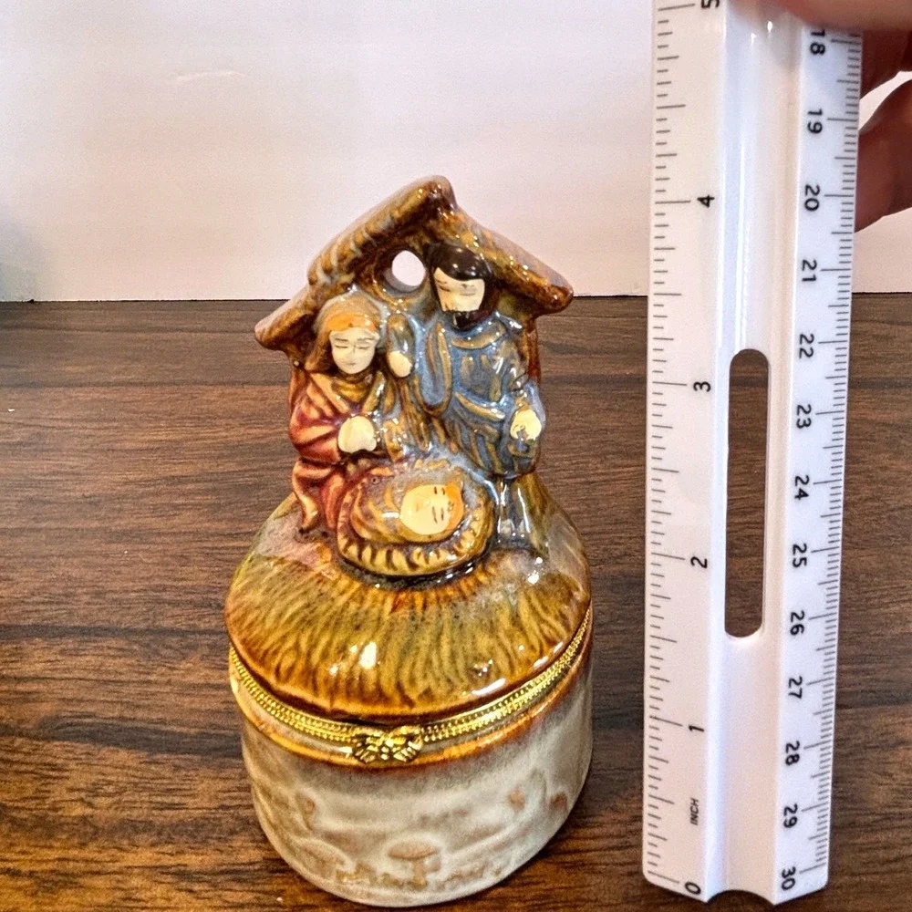 Unmarked christmas nativity