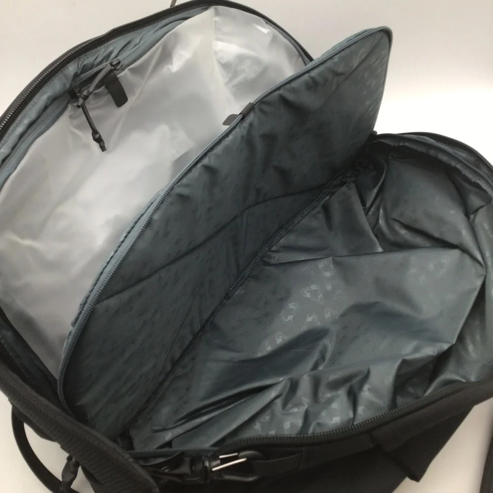 Thule aion duffel