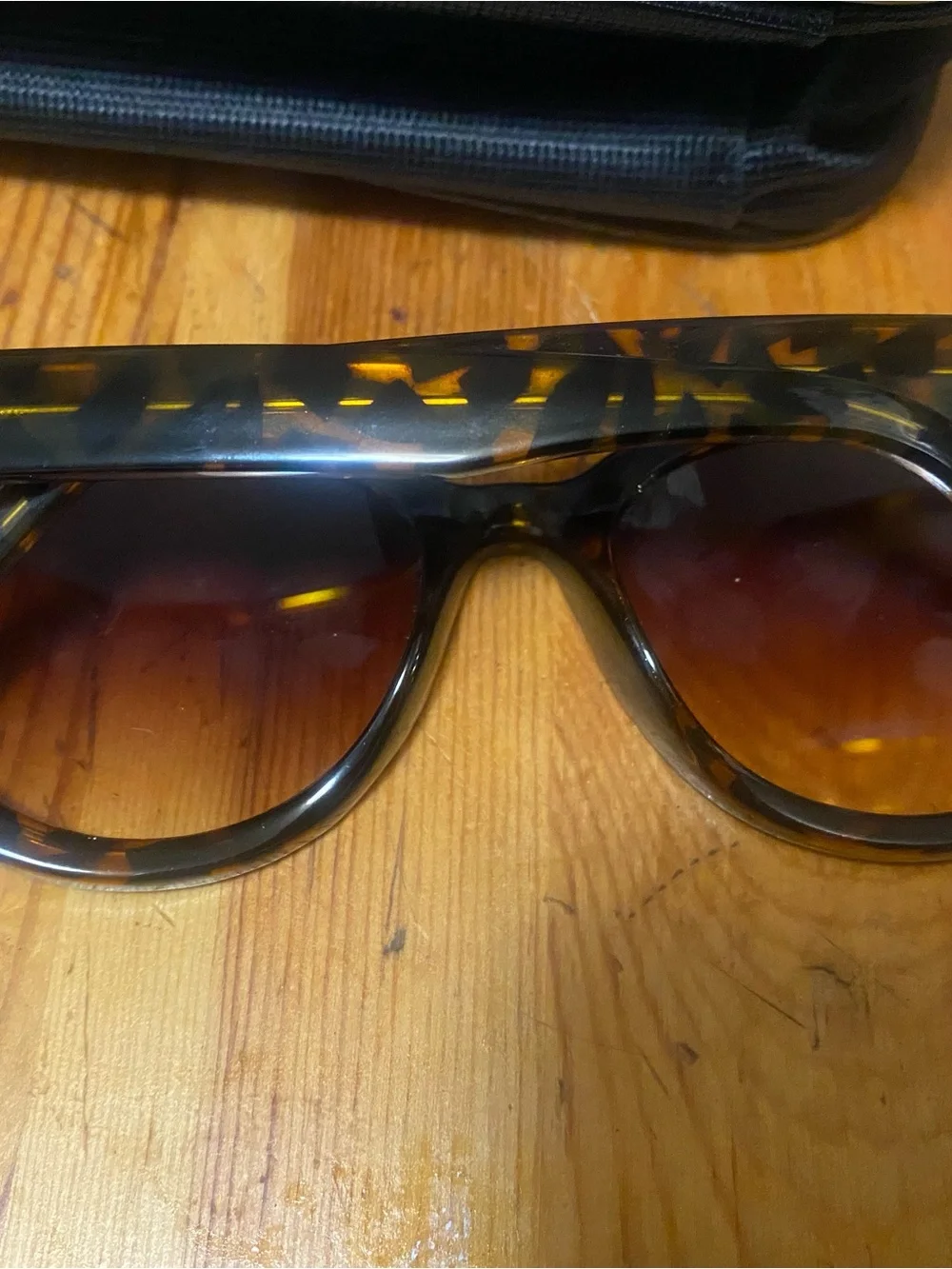 N/A stylish tortoiseshell
