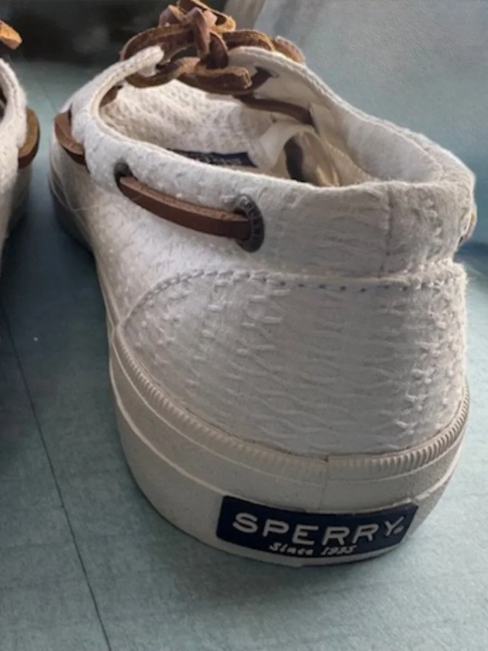 Sperry classic top