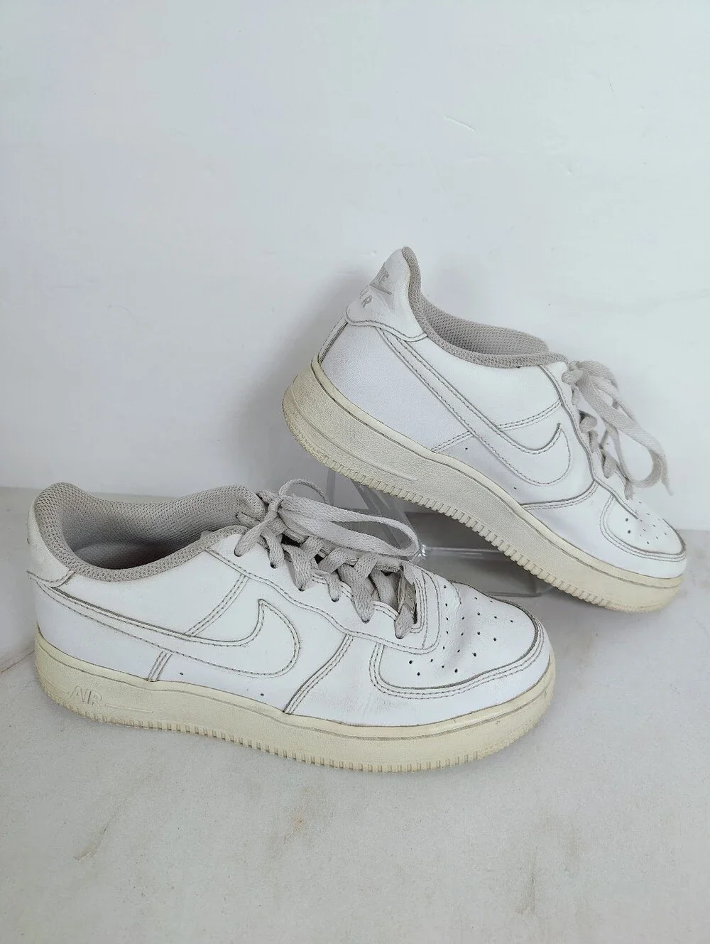 Nike Kids' Air Force 1 White Leather Low Sneakers Tennis Shoes, Sz 6Y