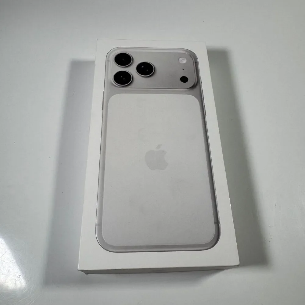 Apple A3257 iPhone 17 Pro Max Silver 256GB, Empty Box ONLY