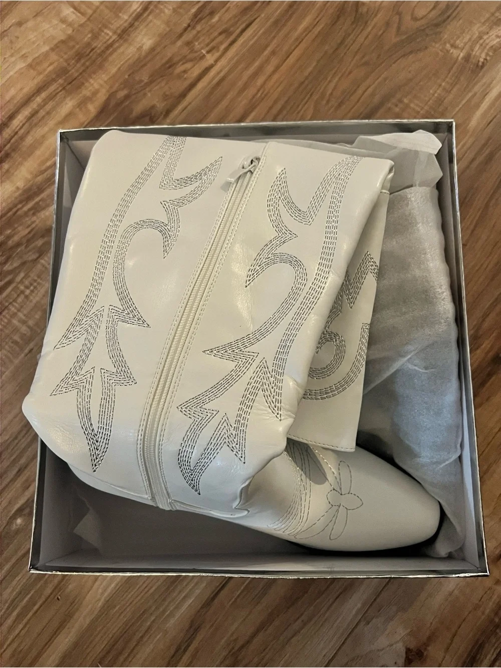 N/A stylish white