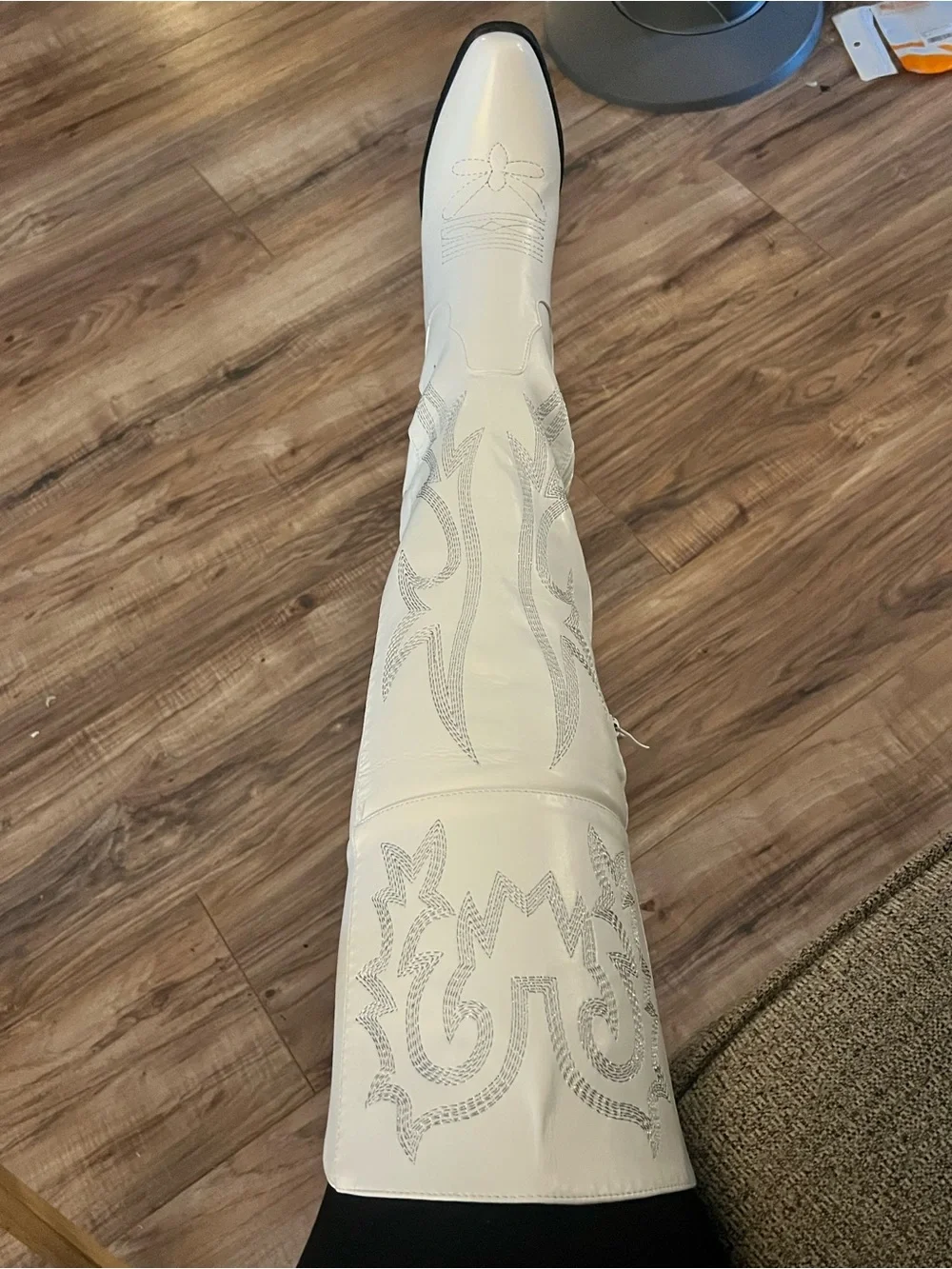 N/A stylish white