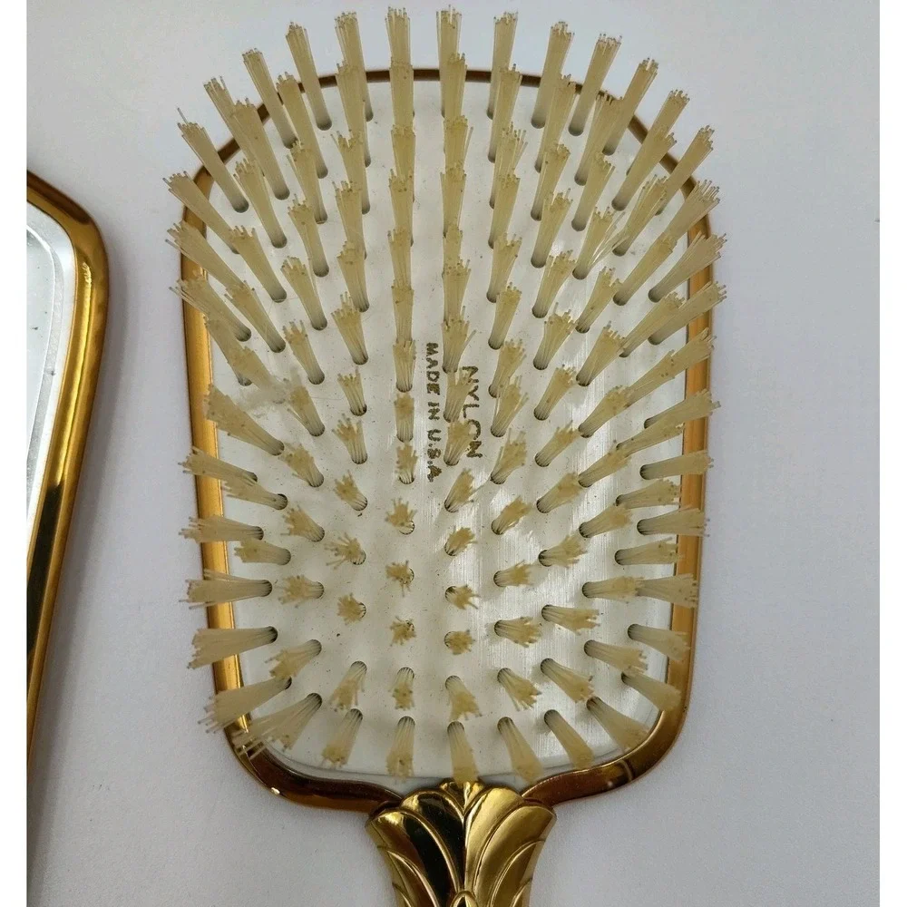 N/A vanity hand