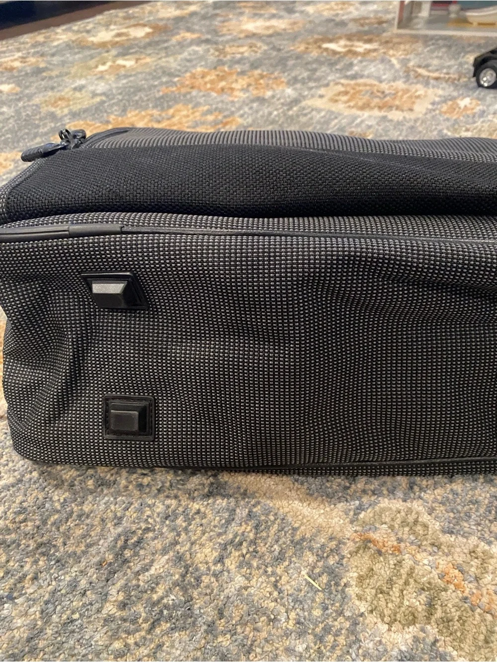 Skyway sleek black
